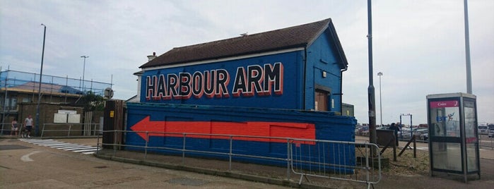 Folkestone Harbour Arm is one of Lugares favoritos de Alex.