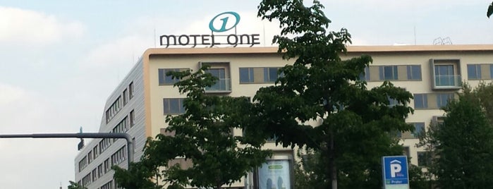 Motel One Wien-Prater is one of Orte, die Veronika gefallen.