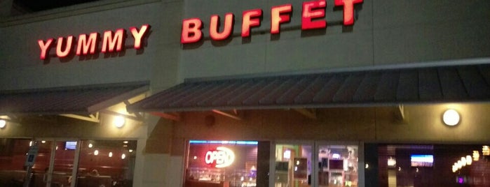 Yummy Buffet is one of Tempat yang Disukai Nick.