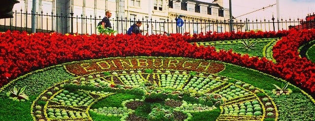 Floral Clock is one of Edinburgh.