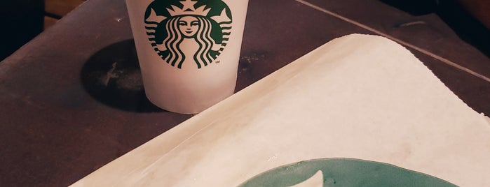 Starbucks is one of Santiagoさんのお気に入りスポット.