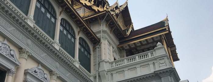 พระที่นั่งอัมรินทรวินิจฉัยมไหสูรยพิมาน is one of Palaces & Throne Halls in Bangkok.