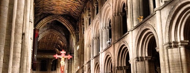 Peterborough Cathedral is one of Tempat yang Disukai Tristan.