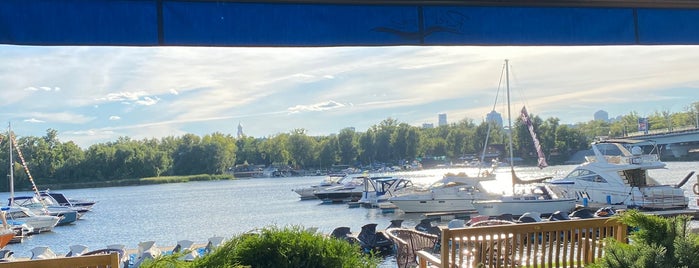 Yacht Club Riviera Riverside Restaurant is one of Киев. Терассы.