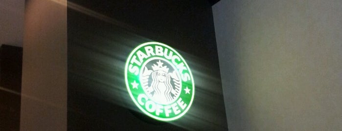 Starbucks is one of Tempat yang Disukai Thianny.