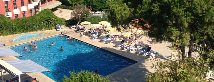 Lara Beach Hotel is one of Posti che sono piaciuti a Göktuğ.