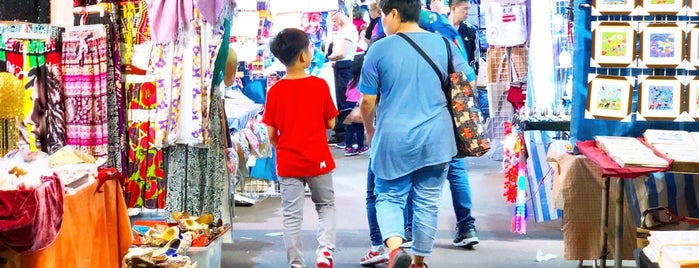 Temple Street Night Market is one of Hong Kong City Guide.