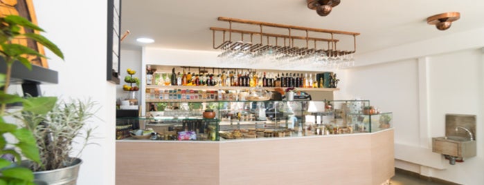 Cronique deli bar is one of Zagreb.