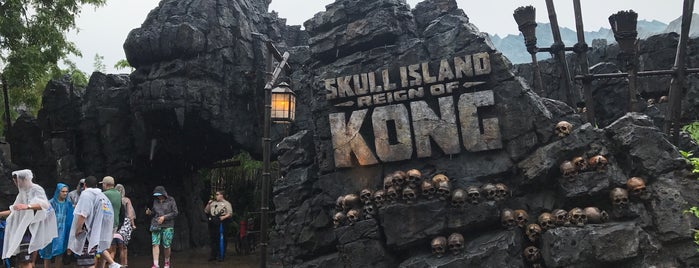 Skull Island: Reign of Kong is one of Tempat yang Disukai Javier G.