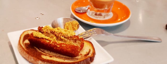 Cafe Oranje is one of Lugares favoritos de Kieran.
