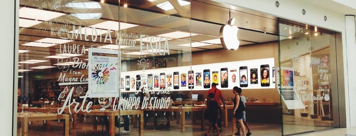 Apple Le Befane is one of สถานที่ที่ Daniele ถูกใจ.