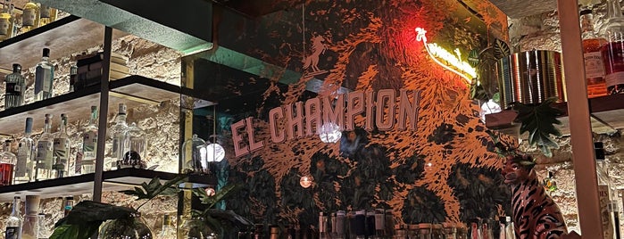 El Champion Bar is one of Bares.