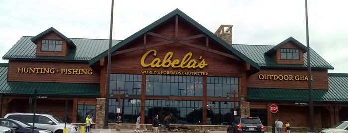 Cabela's is one of Lieux qui ont plu à Chuck.