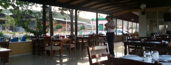 Nur Ala Restaurant is one of Tempat yang Disukai Gözde.