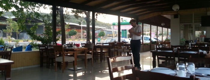 Nur Ala Restaurant is one of Lieux qui ont plu à Gözde.