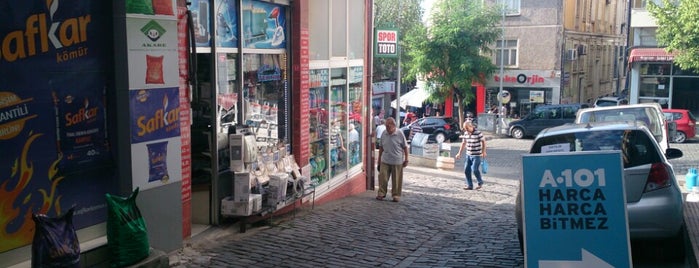 her-iş teknik is one of Lieux qui ont plu à Mehmet Ali.