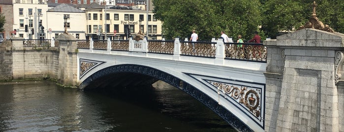 Seán Heuston Bridge is one of Ireland - 2.