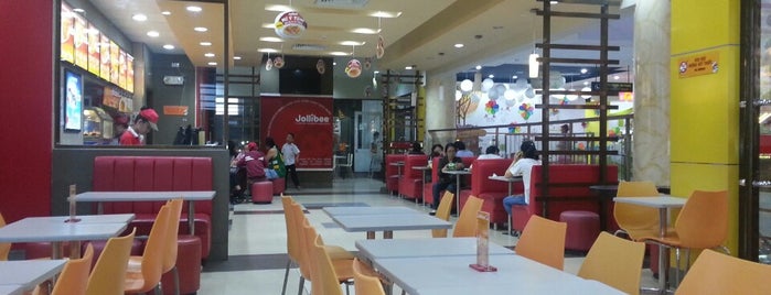 Jollibee is one of Alexanderさんのお気に入りスポット.
