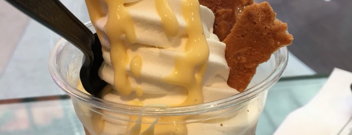 Smile Yogurt & Dessert Bar is one of Cathyさんのお気に入りスポット.