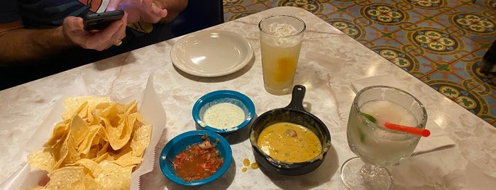 Chuy's Tex-Mex is one of Kyraさんのお気に入りスポット.