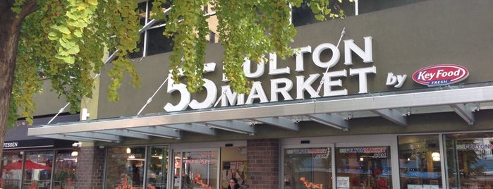 55 Fulton Market is one of FiDi Food Spots.