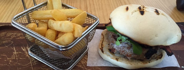 Tate's Burger is one of Madrid sin gluten.