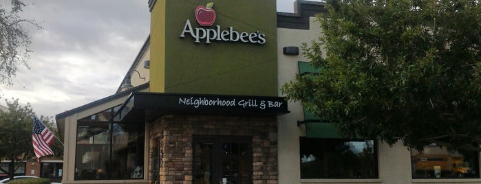 Applebee's Grill + Bar is one of Places I Go.