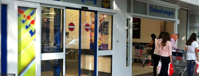 Lidl is one of Locais curtidos por Guillermo A..