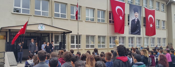 Ahmet Bahadır İlhan Ortaokulu is one of Çankaya'daki Okullar.