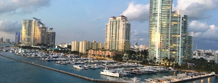 Port Of Miami - Terminal F is one of Lugares favoritos de John.
