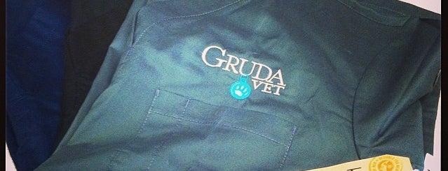 Gruda Veterinary Hospital is one of Places.