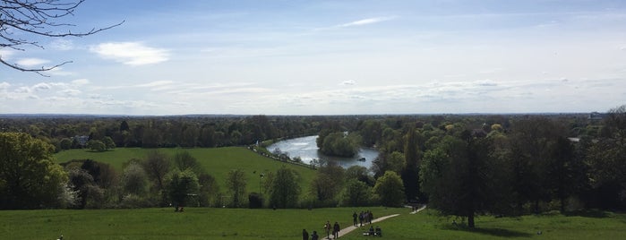 Richmond Hill is one of London Places.