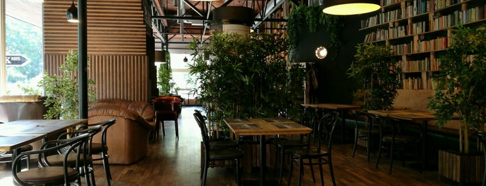 Park Restaurant is one of Tempat yang Disukai Tereza.