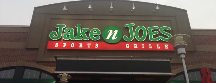 Jake n JOES Sports Grille is one of Orte, die Zoe gefallen.