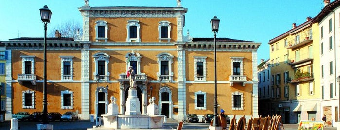 Piazza del Mercato is one of TURISMO BRESCIA - Punti di Interesse.