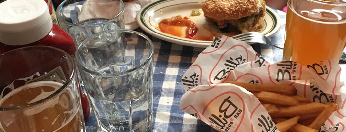 Bill's Bar & Burger is one of Elenaさんのお気に入りスポット.