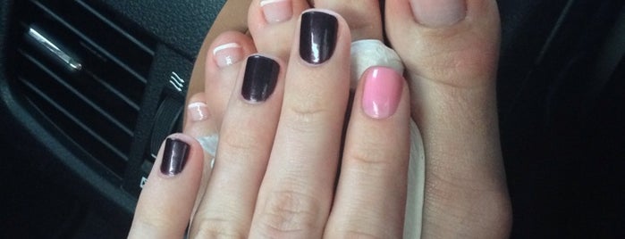 Manicure And Pedicure is one of Posti che sono piaciuti a Elena.