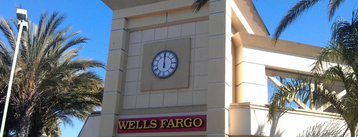 Wells Fargo is one of Tempat yang Disukai Staci.