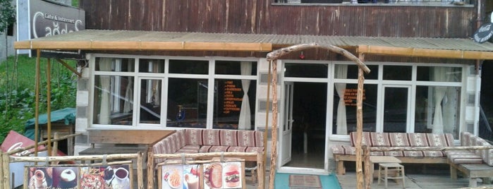 Çagdaş Cafe is one of Tempat yang Disimpan Büşra.