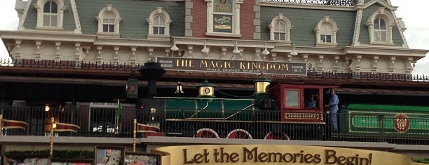 Disney's The Magic Behind Our Steam Trains Tour is one of John : понравившиеся места.