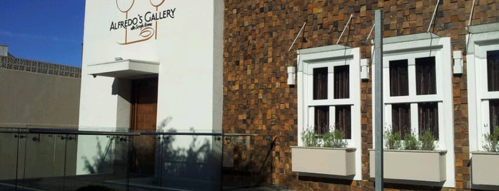 Alfredo's Gallery is one of Tempat yang Disukai Silvia Luise.