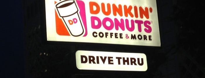 Dunkin' is one of Ms. Damarisさんのお気に入りスポット.