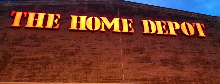 The Home Depot is one of Locais curtidos por Dan.