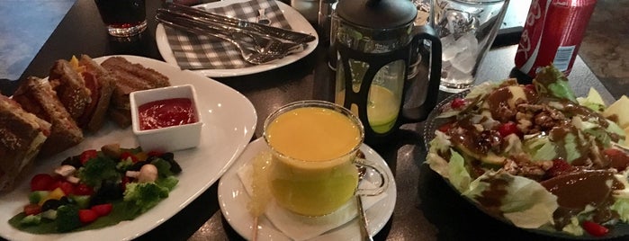 Ovan Café | اُوان کافه is one of تمام كافه هاي تهران.