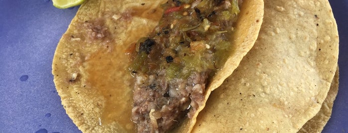 Tacos la ola is one of Lieux qui ont plu à Valente.