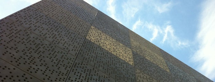 Biblioteca de Comunicació Blanquerna is one of Arzu’s Liked Places.