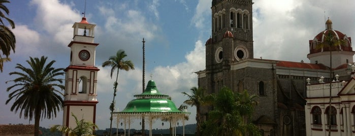 Centro de Cuetzálan is one of สถานที่ที่ Esther ถูกใจ.