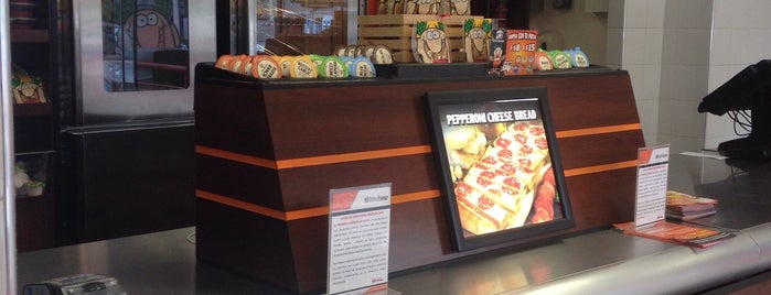 Little Caesars Pizza is one of Posti che sono piaciuti a Danahet.