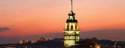 Kız Kulesi is one of Istanbul.