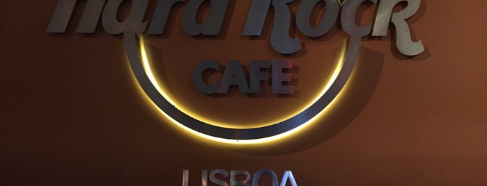 Hard Rock Cafe Lisboa is one of สถานที่ที่ Bea ถูกใจ.